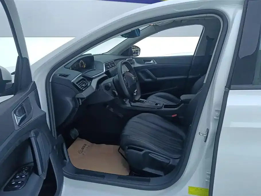 Peugeot 408 2023 из CN, фото 9