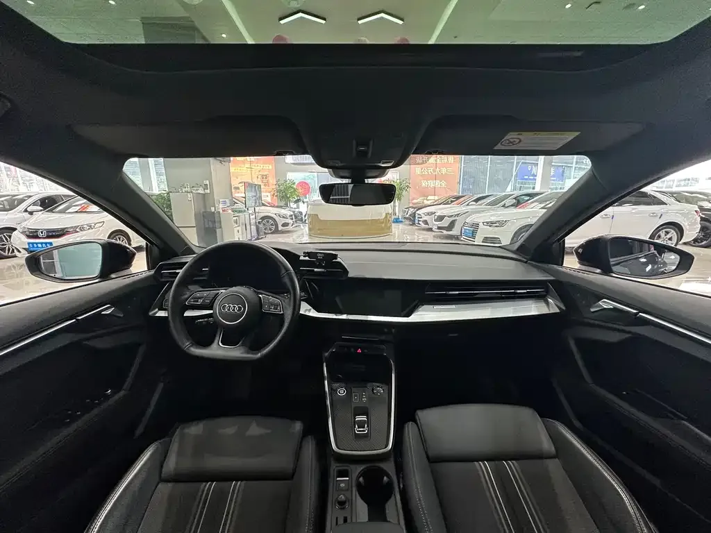 Audi A3 2023 из CN, фото 10