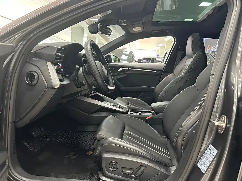 Audi A3 2023 из CN, фото 5