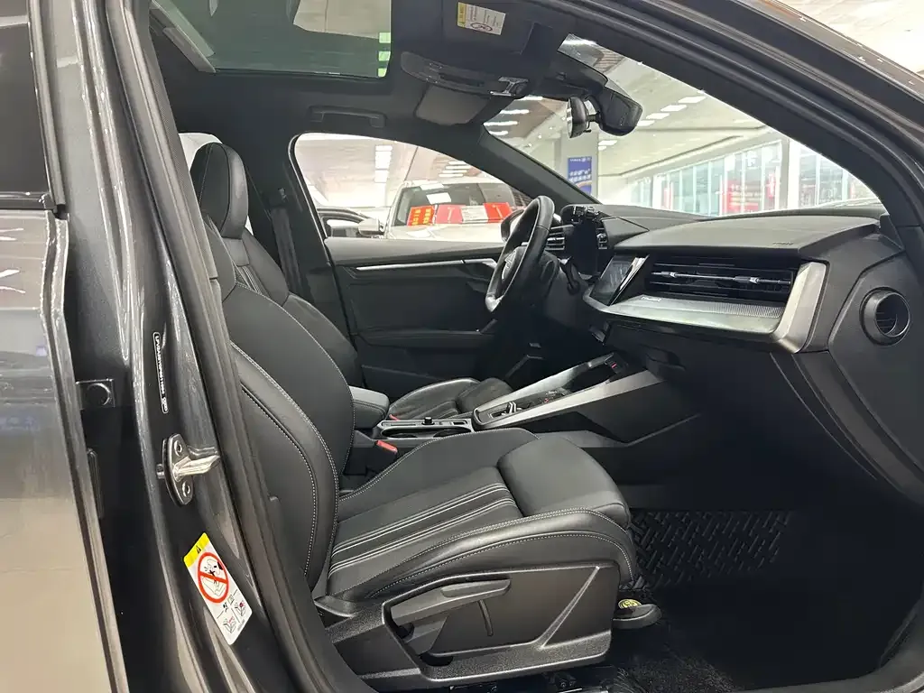 Audi A3 2023 из CN, фото 7