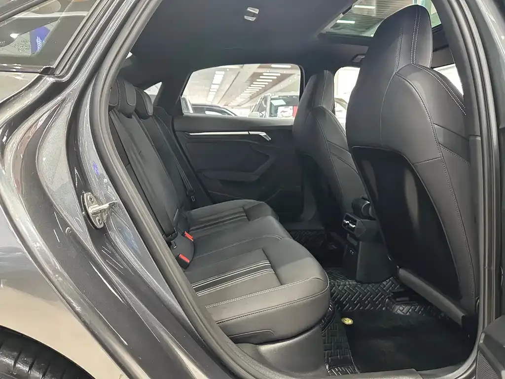 Audi A3 2023 из CN, фото 9