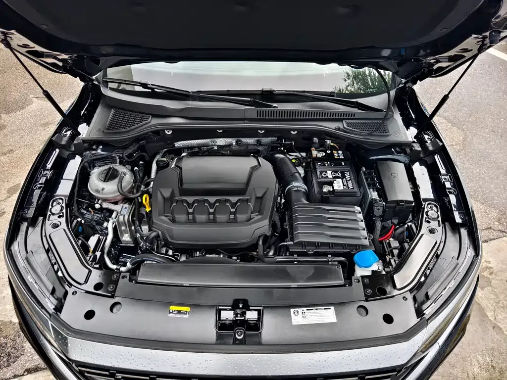 Volkswagen Passat 2024 из CN, фото 8