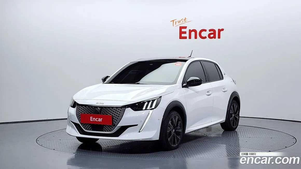 Peugeot 208 2023 из KR, фото 1