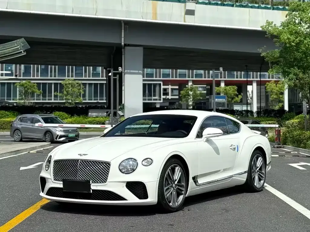 Bentley Continental 2023 из CN, фото 2