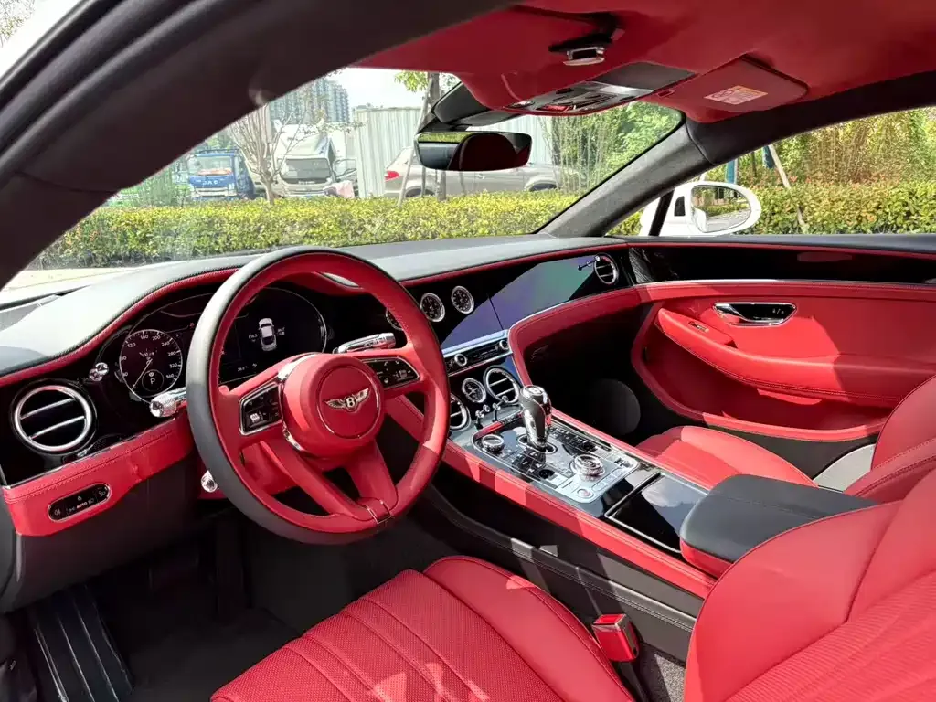 Bentley Continental 2023 из CN, фото 5