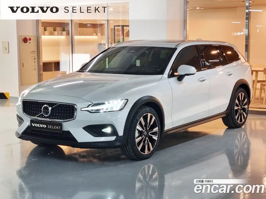 Volvo V60 — фото 1