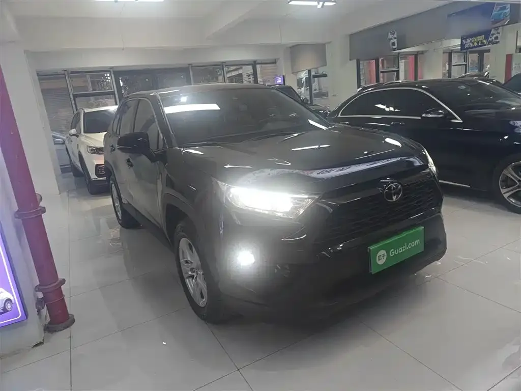 Toyota RAV4 2024 из CN, фото 4