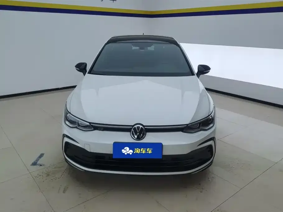 Volkswagen Golf 2023 из CN, фото 2