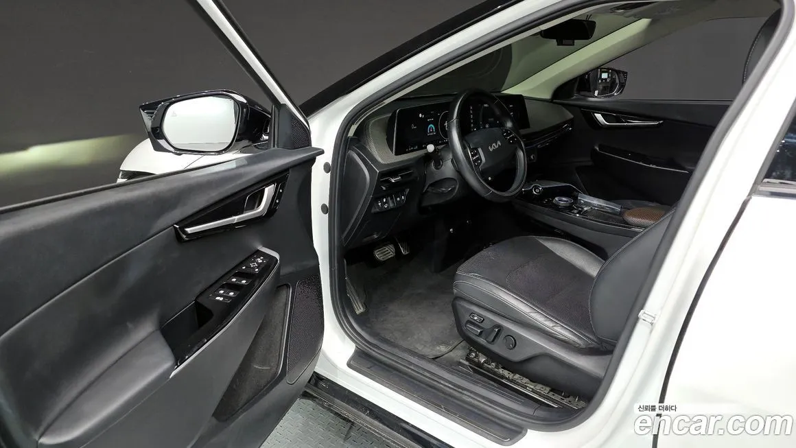 Kia EV6 — фото 10