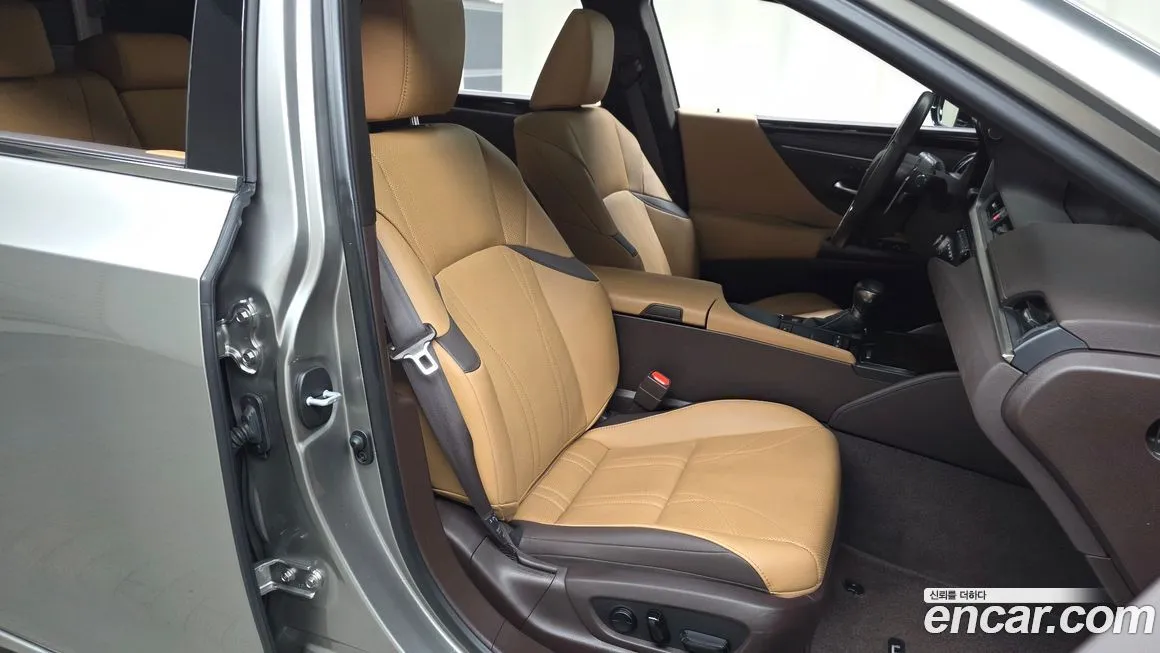 Lexus ES 2021 из KR, фото 10