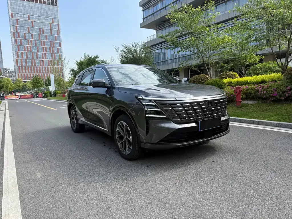 Changan CS75PLUS — фото 3