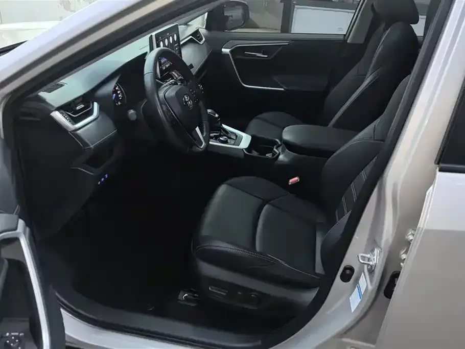 Toyota Wildlander 2022 из CN, фото 9