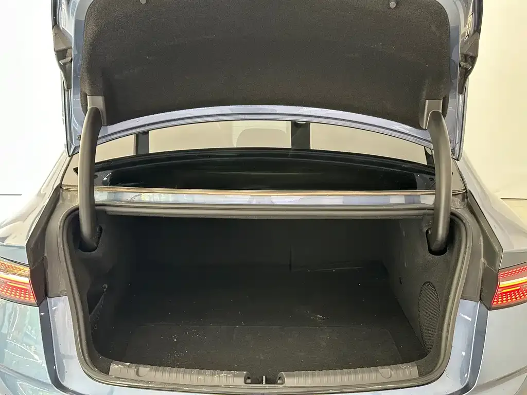 BYD Seal — фото 8