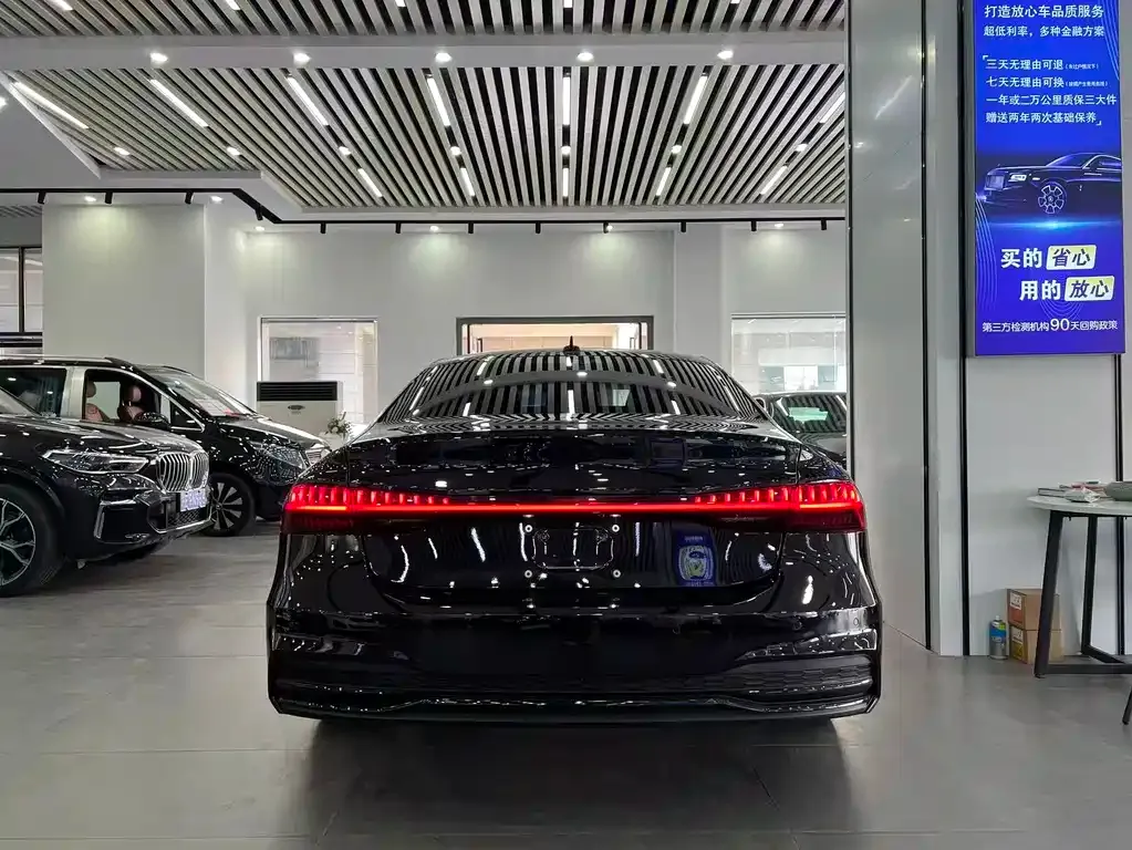 Audi A7L 2023 из CN, фото 5