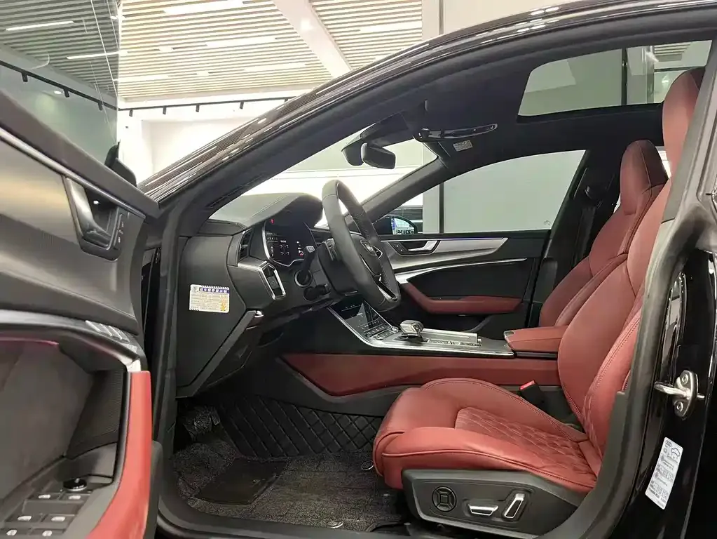 Audi A7L 2023 из CN, фото 6