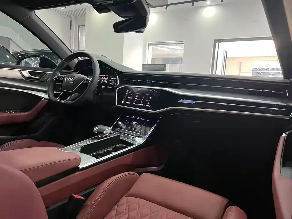 Audi A7L 2023 из CN, фото 8