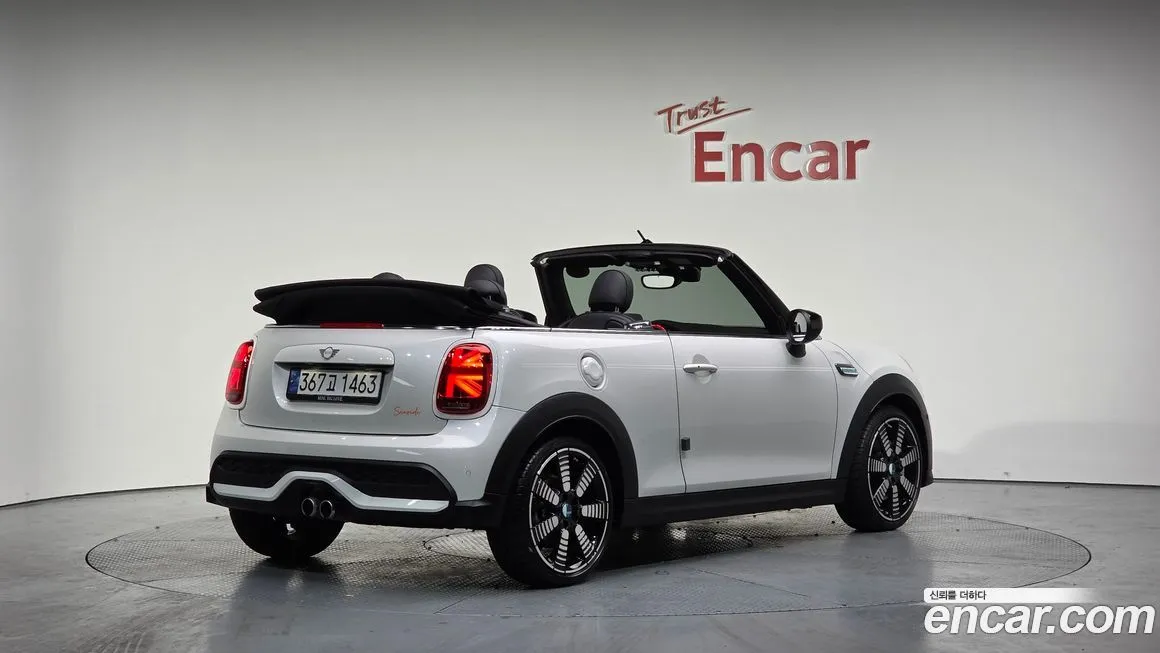 Mini Cooper Convertible 2023 из KR, фото 2