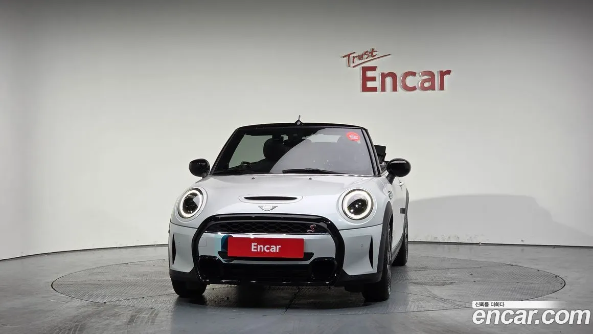 Mini Cooper Convertible 2023 из KR, фото 3