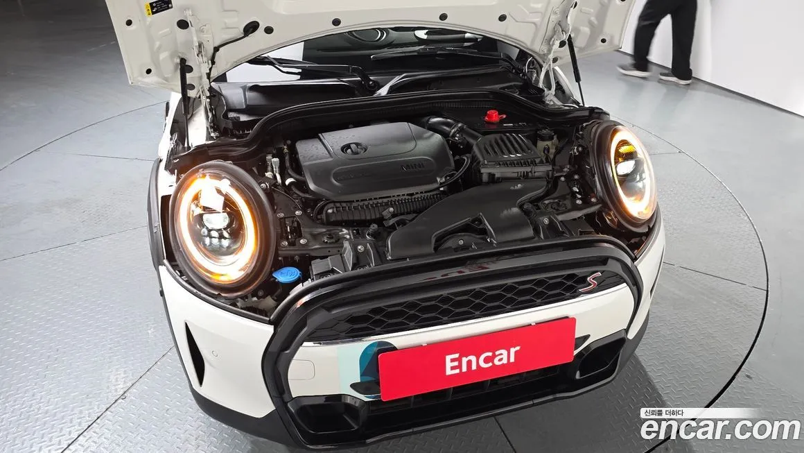 Mini Cooper Convertible 2023 из KR, фото 6