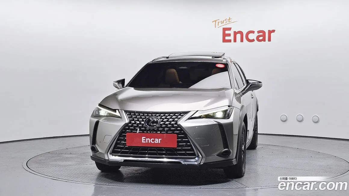 Lexus UX — фото 3
