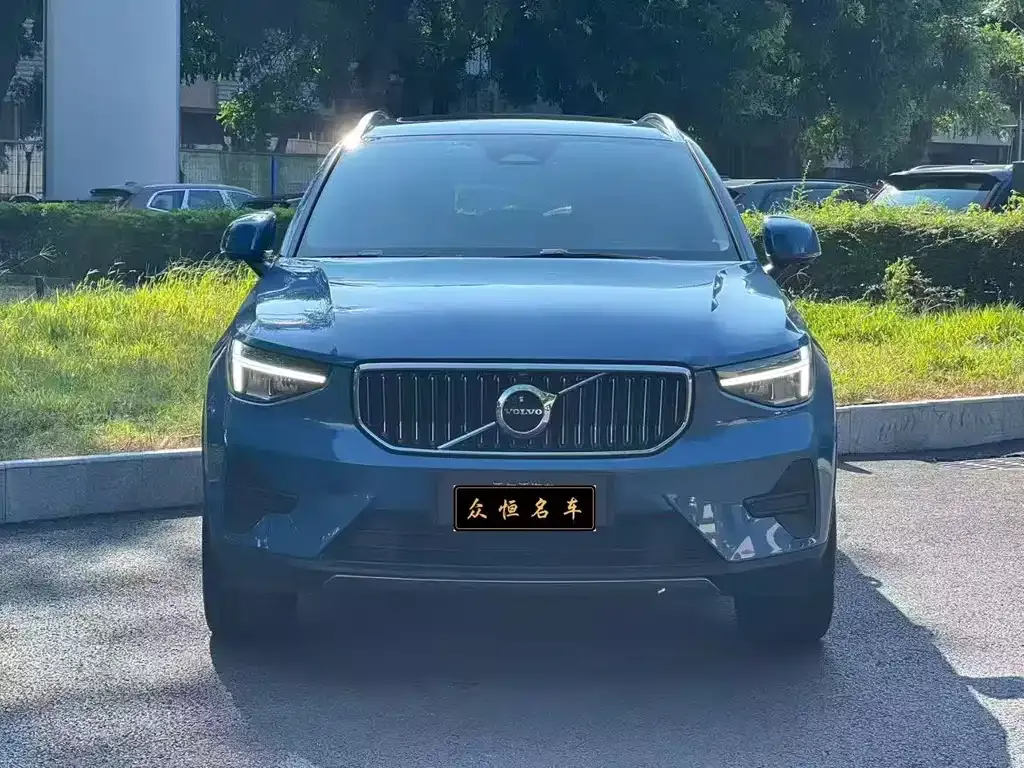 Volvo XC40 — фото 2