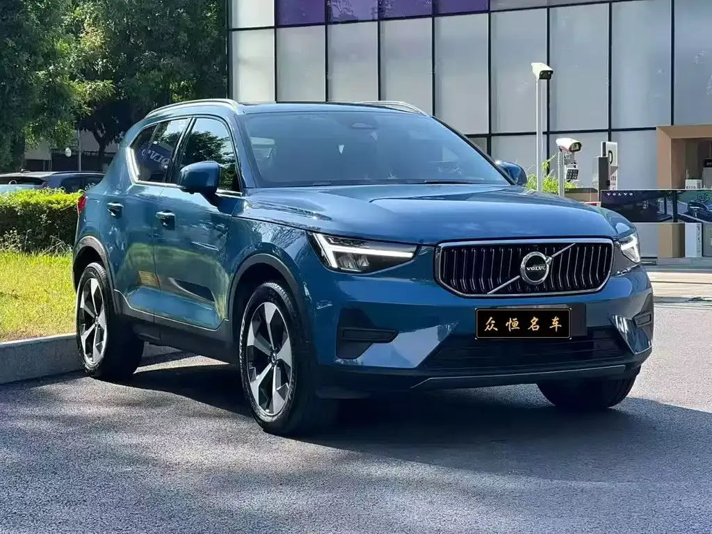 Volvo XC40 — фото 3