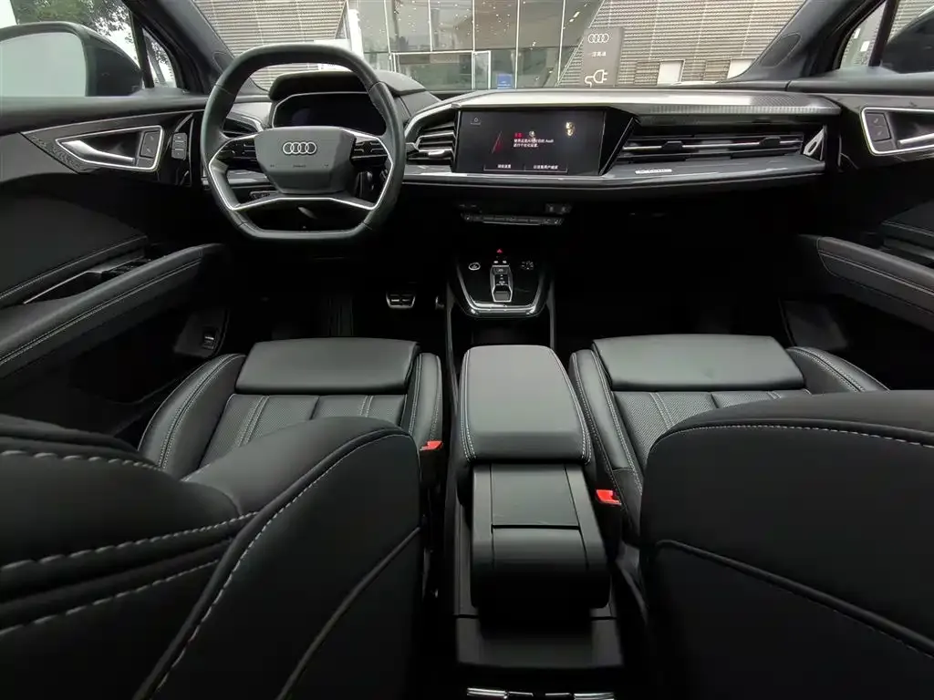Audi Q4 e-tron — фото 10