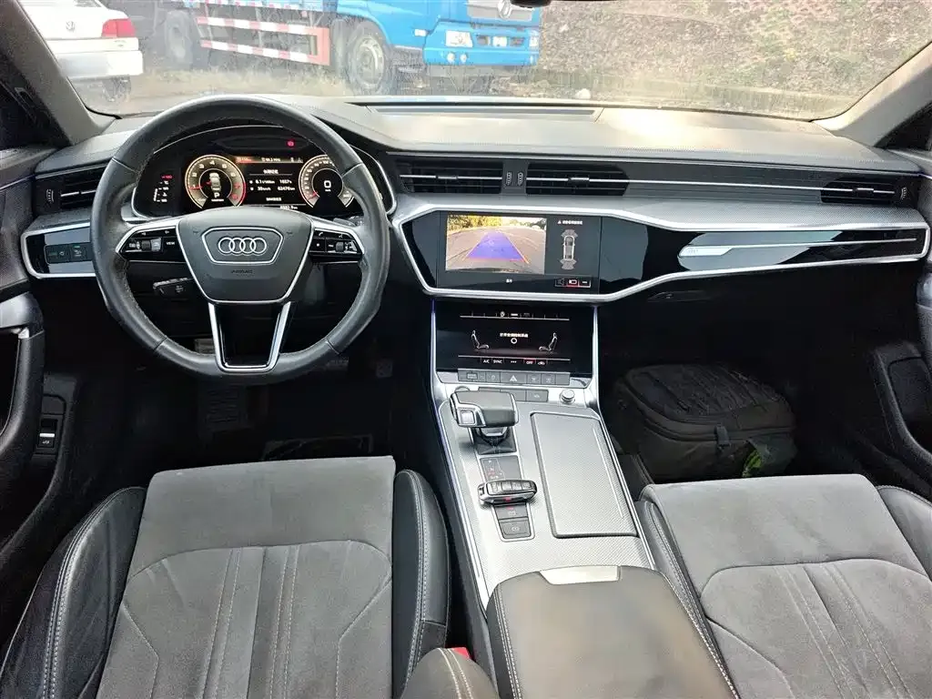Audi A6L — фото 10