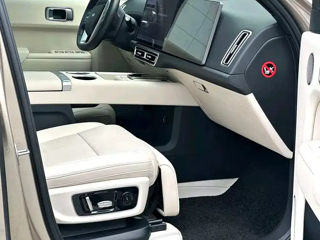 Li Auto L8 2023 из CN, фото 6