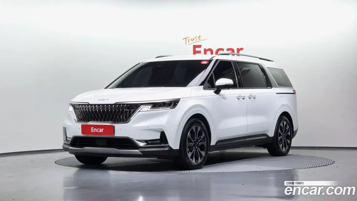 Kia Carnival — фото 1