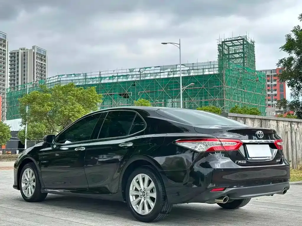 Toyota Camry — фото 7