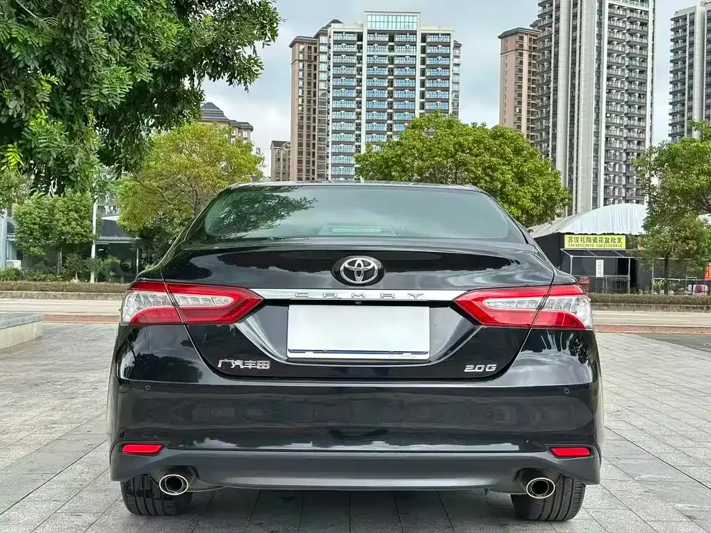 Toyota Camry — фото 8