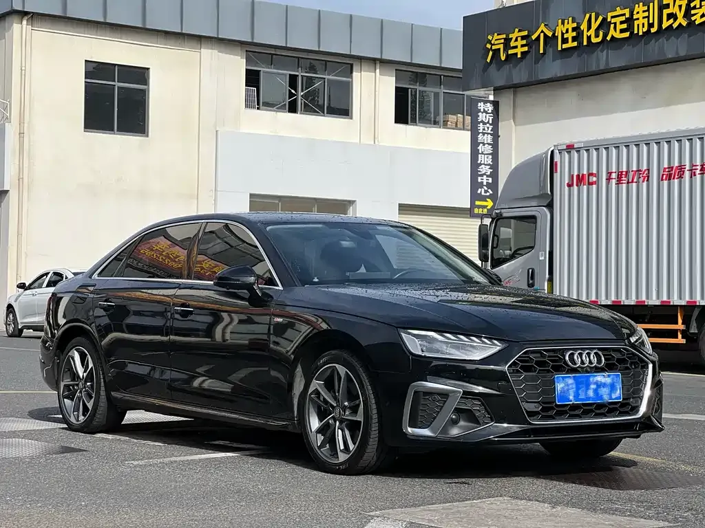 Audi A4L 2021 из CN, фото 3