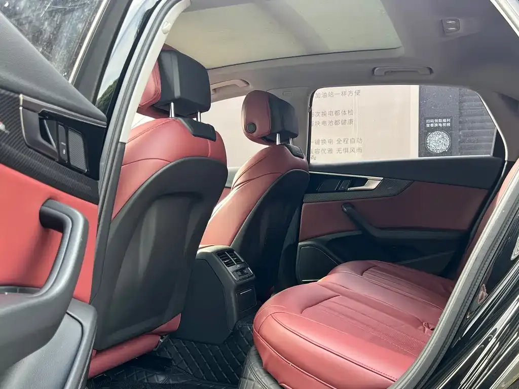 Audi A4L 2021 из CN, фото 6