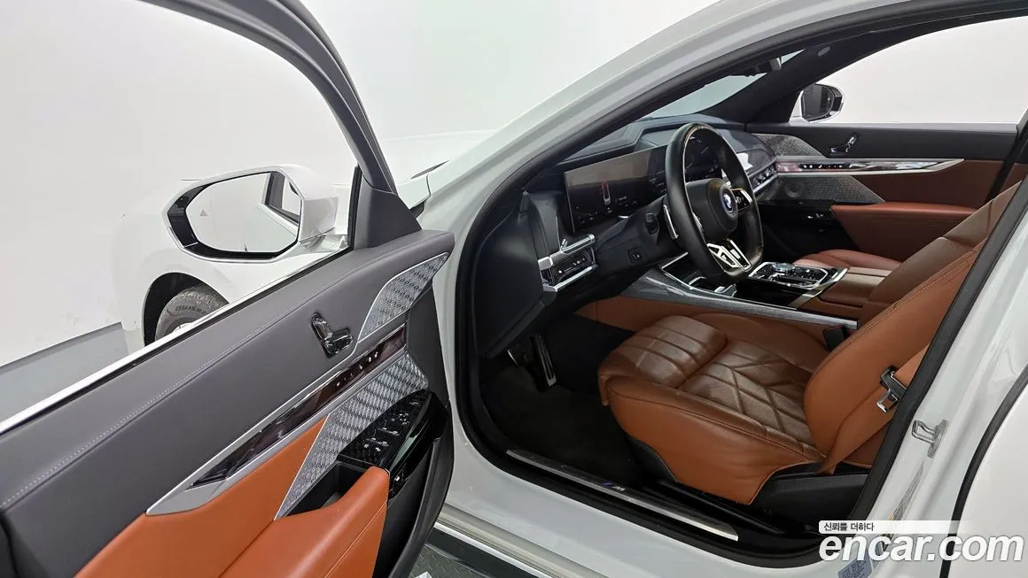 BMW i7 — фото 10