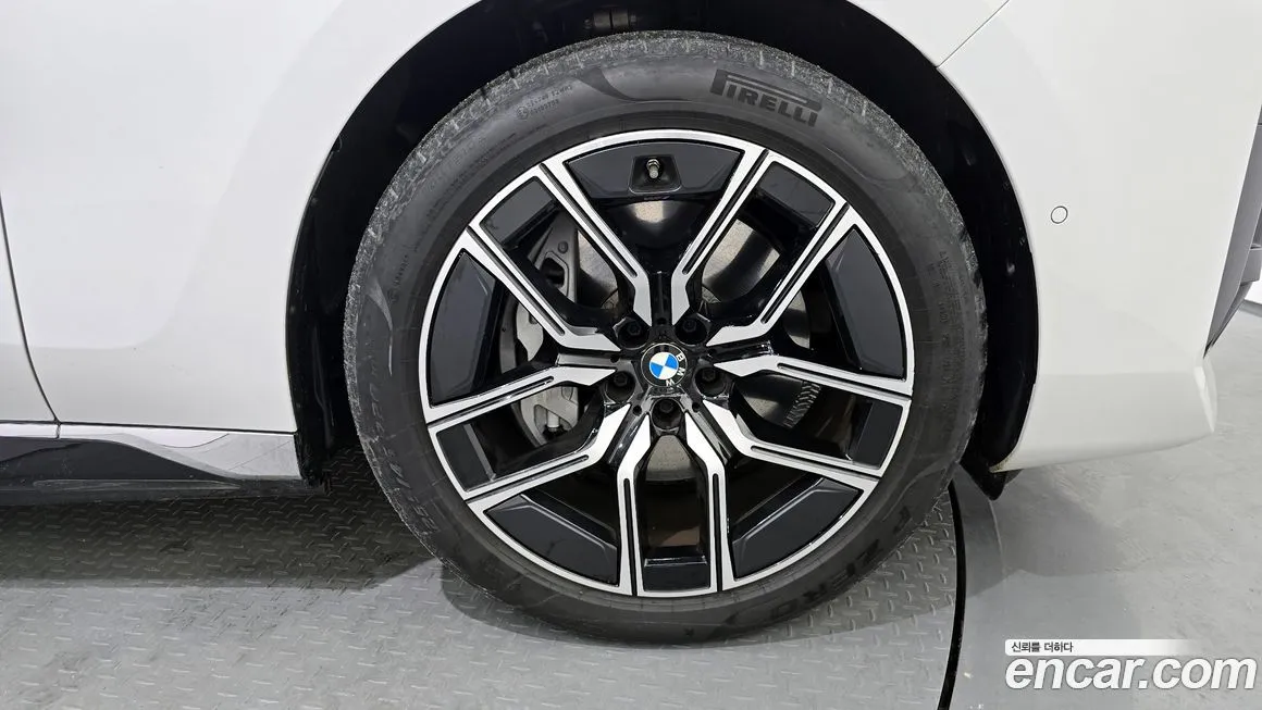 BMW i7 — фото 5