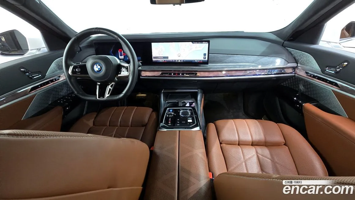 BMW i7 — фото 7