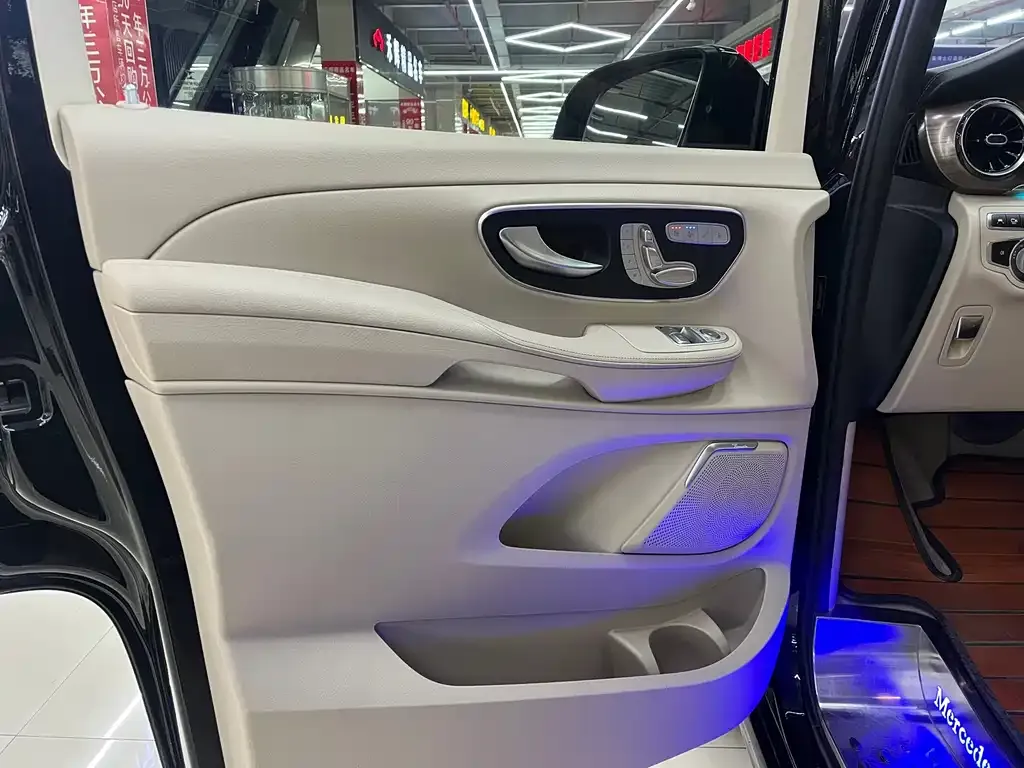 Mercedes-Benz V-Class 2021 из CN, фото 4