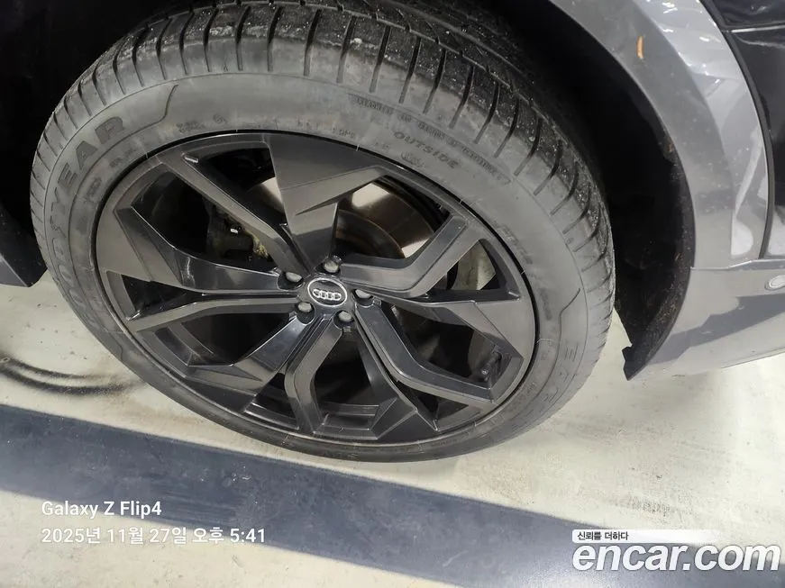 Audi Q8 2023 из KR, фото 5