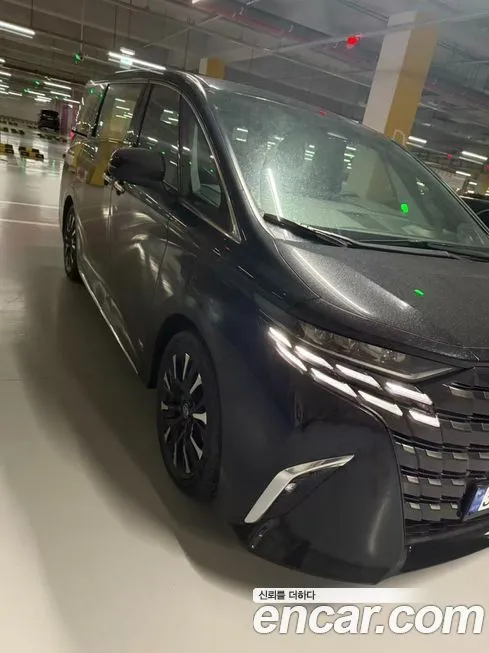Toyota Alphard — фото 3
