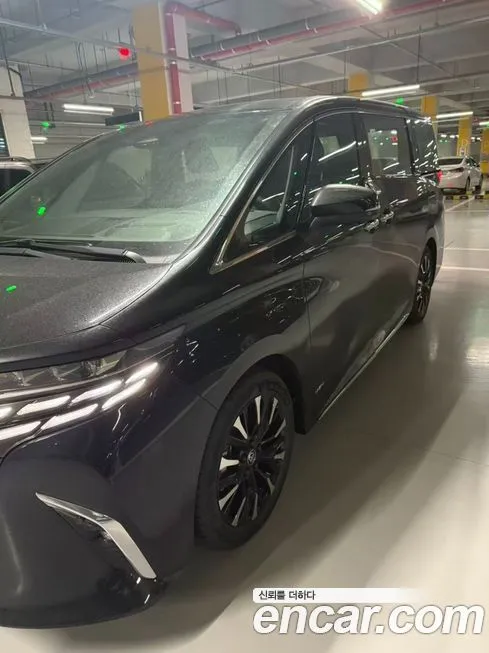 Toyota Alphard — фото 4