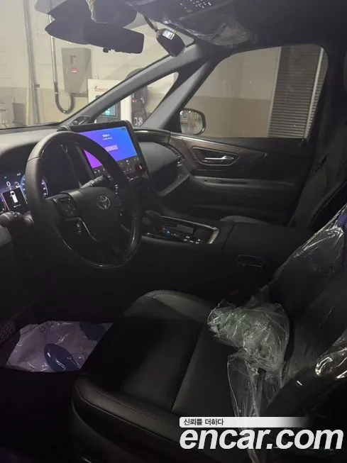 Toyota Alphard — фото 6