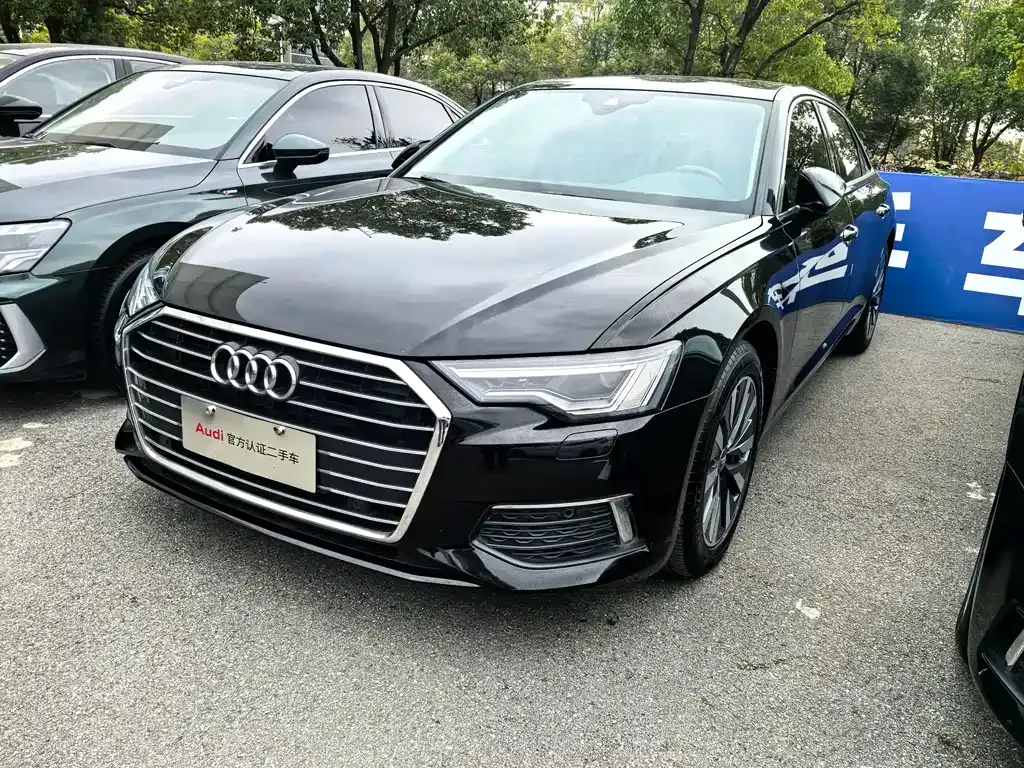 Audi A6L — фото 1