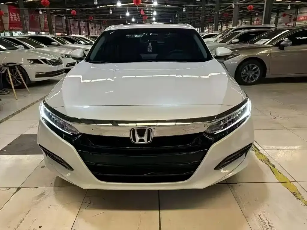 Honda Accord — фото 1