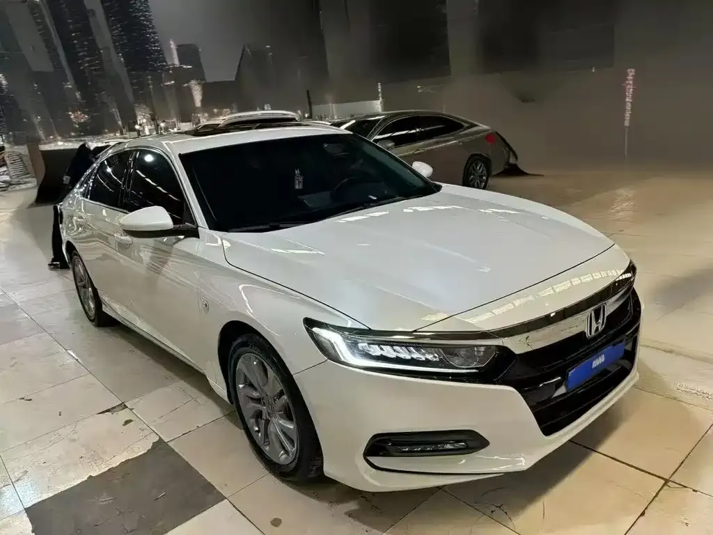 Honda Accord — фото 3