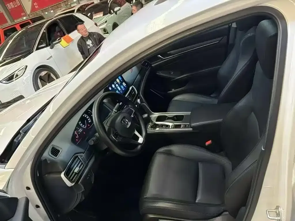 Honda Accord — фото 6