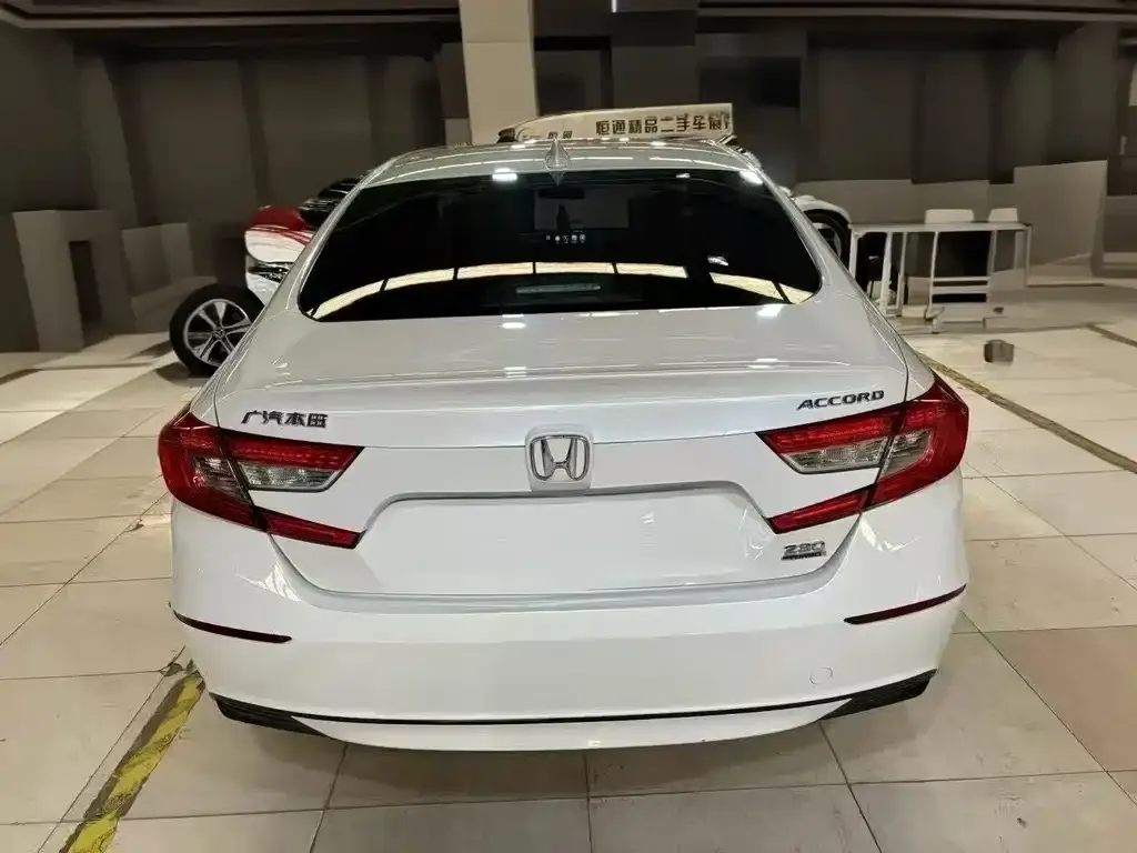 Honda Accord — фото 7