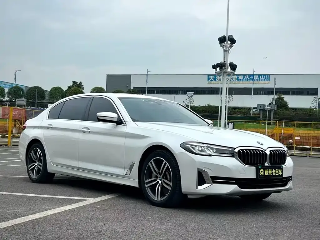 BMW 5 Series — фото 3