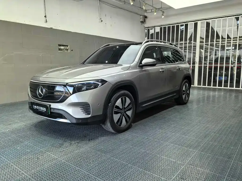 Mercedes-Benz EQB — фото 1