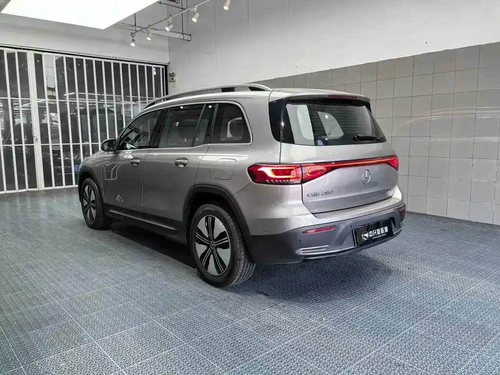 Mercedes-Benz EQB — фото 4